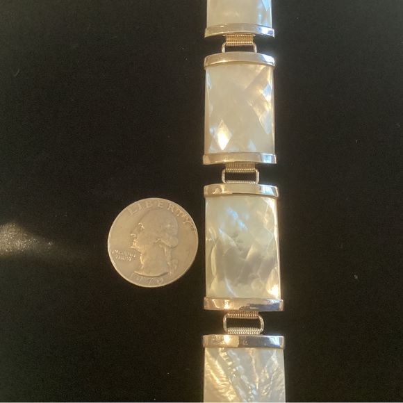 Vintage Mother of Pearl stamped 925 WW Hong Kong. - Picture 8 of 8